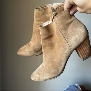 Banana republic tan suede Brylee bootie 8.5